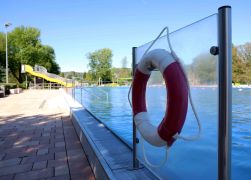 Saison Eroeffnung Sonnenschein Ueber Ostbad In Jena 18